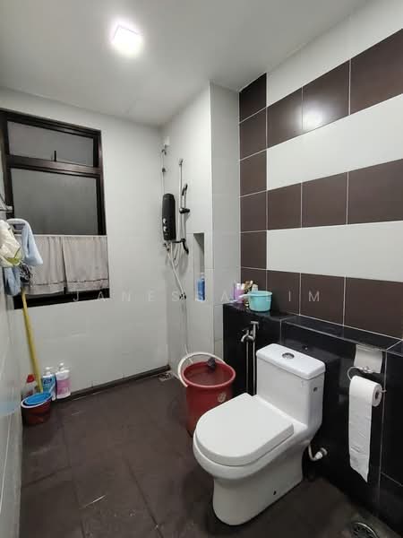 Pangsapuri untuk Dijual di Austin Regency (Pangsapuri Austin Perdana) - Janessa Lim - Bathroom - PropertyGuru.com.my