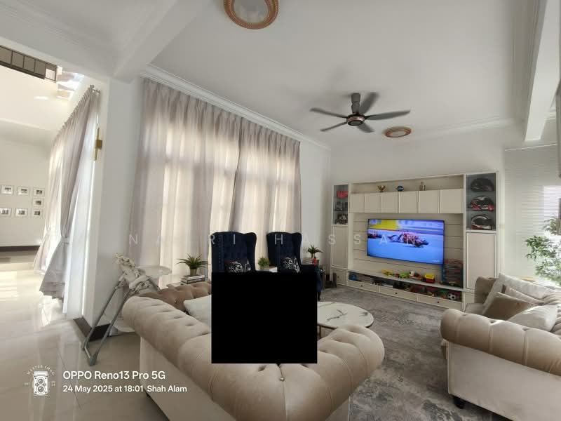 Bungalow for Sale in Bukit Jelutong (Shah Alam) - Nazri Hassan - Living Room - PropertyGuru.com.my