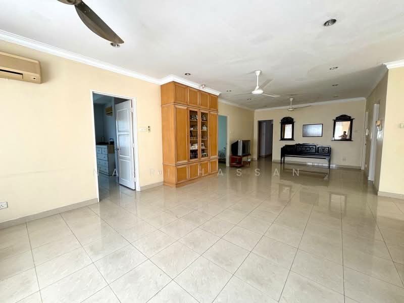 Bungalow for Sale in Bukit Jelutong (Shah Alam) - Nazri Hassan - Living Room - PropertyGuru.com.my