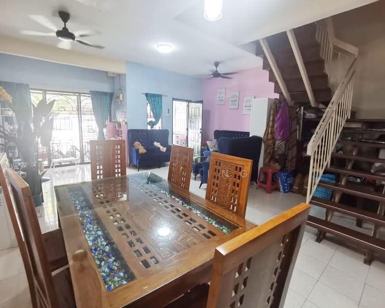 2-storey Terraced House for Sale in Kota Kemuning (Shah Alam) - Jim Ling - Living Room - PropertyGuru.com.my