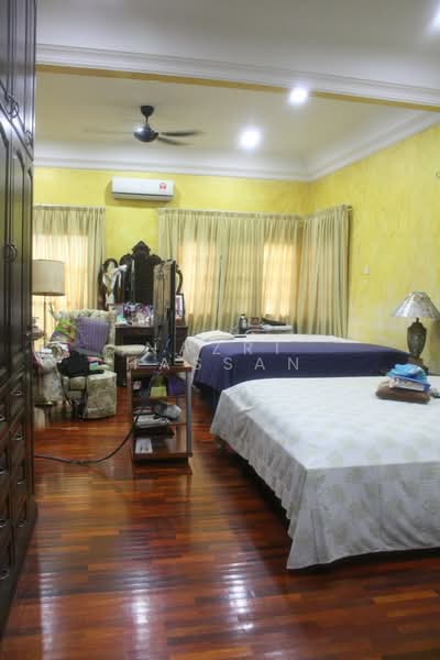 Bungalow for Sale in Shah Alam (Selangor) - Nazri Hassan - Bedroom - PropertyGuru.com.my