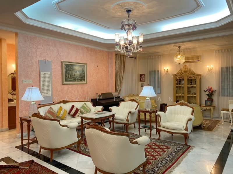 Bungalow for Sale in Shah Alam (Selangor) - Nazri Hassan - Living Room - PropertyGuru.com.my