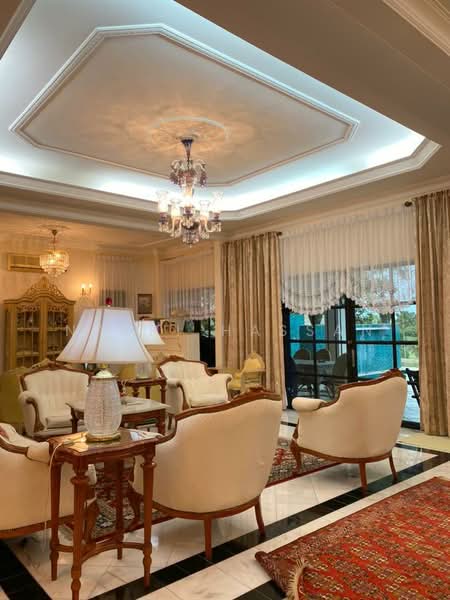 Bungalow for Sale in Shah Alam (Selangor) - Nazri Hassan - Living Room - PropertyGuru.com.my