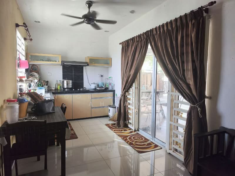Semi-Detached House for Sale in Baling (Kedah) - Noor Shafina Ahmad - Kitchen - PropertyGuru.com.my