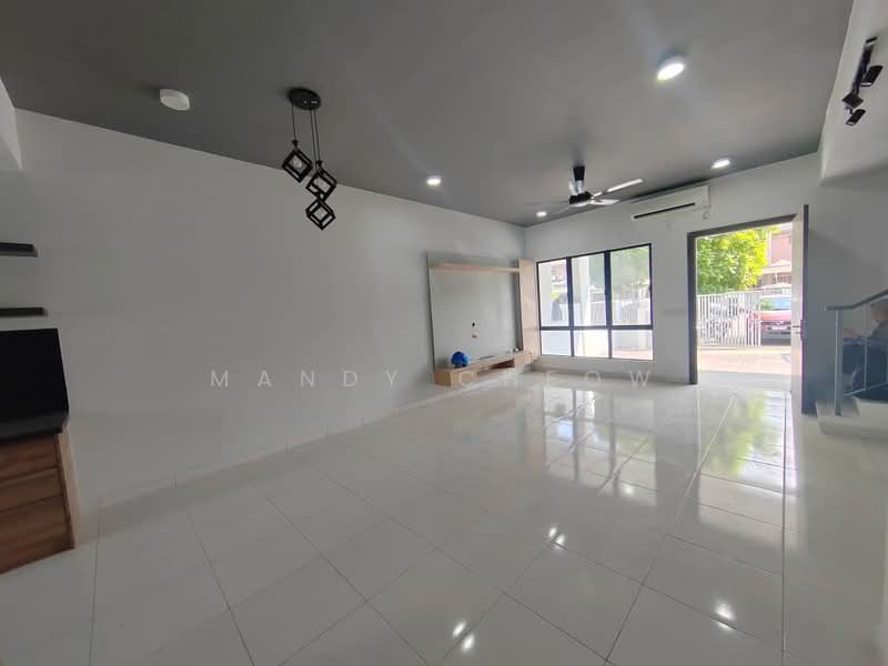 Rumah Teres untuk Disewa di Rawang (Selangor) - Mandy Cheow - Living Room - PropertyGuru.com.my