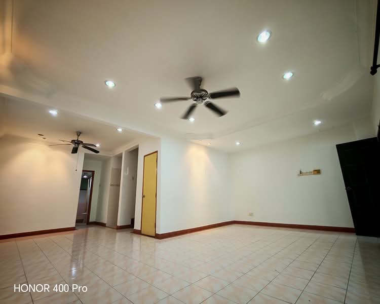 2-storey Terraced House for Sale in Kota Kemuning (Shah Alam) - Jim Ling - Living Room - PropertyGuru.com.my