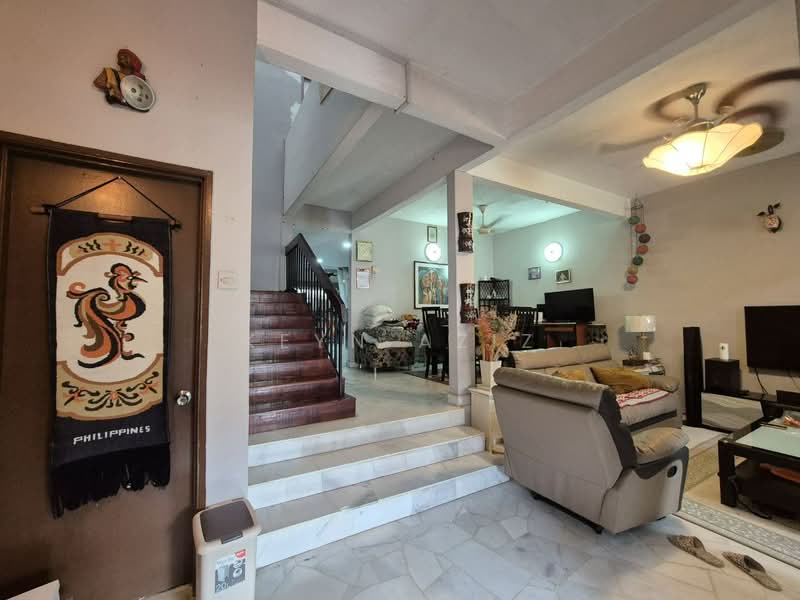 2-storey Terraced House for Sale in SS19 (Subang Jaya) - Keyn Aziz - Living Room - PropertyGuru.com.my
