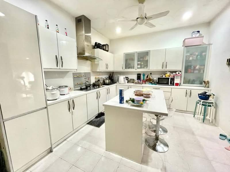 Rumah Banglo untuk Dijual di Shah Alam (Selangor) - WATIE MUHAMAD - Kitchen - PropertyGuru.com.my