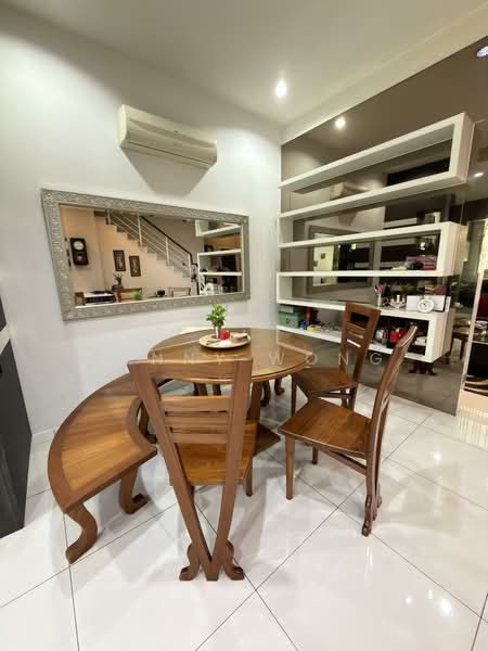 Rumah Teres 3 Tingkat untuk Dijual di Taman Bukit Jambul (Bukit Jambul) - Fanny Wong - Dining Room - PropertyGuru.com.my