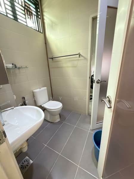 Rumah Teres 3 Tingkat untuk Dijual di Taman Bukit Jambul (Bukit Jambul) - Fanny Wong - Bathroom - PropertyGuru.com.my