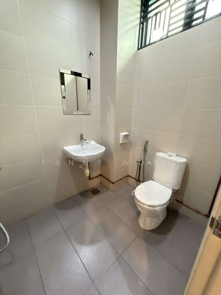 Rumah Teres 3 Tingkat untuk Dijual di Taman Bukit Jambul (Bukit Jambul) - Fanny Wong - Bathroom - PropertyGuru.com.my