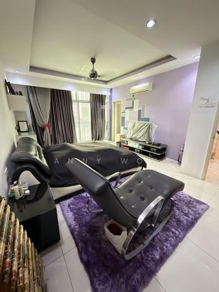 Rumah Teres 3 Tingkat untuk Dijual di Taman Bukit Jambul (Bukit Jambul) - Fanny Wong - Master Bedroom - PropertyGuru.com.my