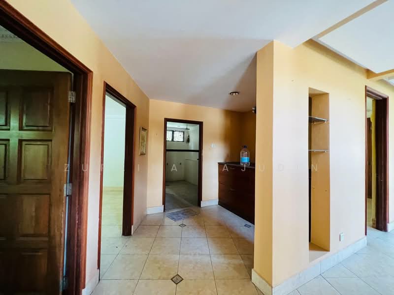 Rumah Banglo untuk Dijual di Seksyen 13 (Shah Alam) - Zuraina Rajudin - Corridor - PropertyGuru.com.my