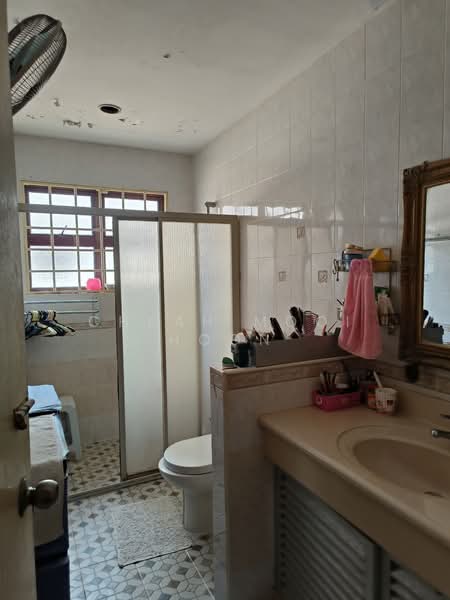 Bungalow for Sale in Petaling Jaya (Selangor) - Cheah Mooi Hoon - Bathroom - PropertyGuru.com.my