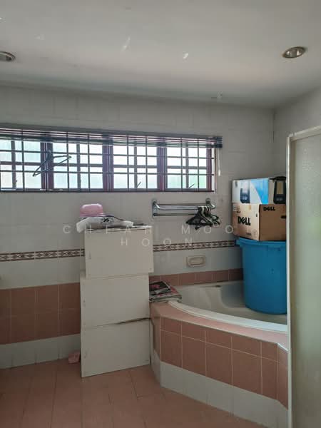 Bungalow for Sale in Sunway Damansara (Kota Damansara) - Cheah Mooi Hoon - Bathroom - PropertyGuru.com.my