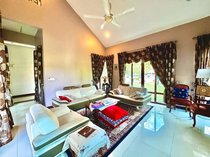 Semi-Detached House for Sale in Bukit Jelutong (Shah Alam) - Azman Ahmad - PropertyGuru.com.my