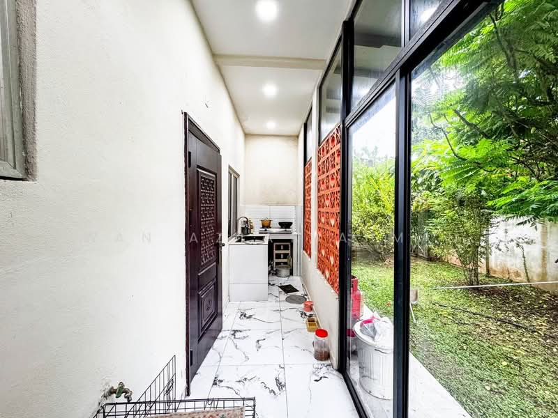 Bungalow for Sale in Kampung Jalan Kebun (Shah Alam) - Wan Azlan Ahmad - Kitchen - PropertyGuru.com.my