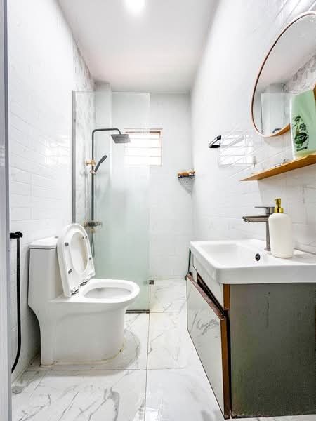 Bungalow for Sale in Kampung Jalan Kebun (Shah Alam) - Wan Azlan Ahmad - Bathroom - PropertyGuru.com.my