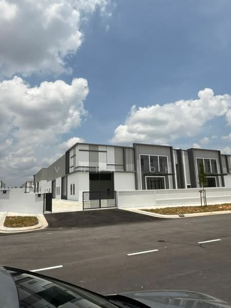 Semi-Detached House for Rent in Johor Bahru (Johor) - Vinna Loh - Exterior - PropertyGuru.com.my