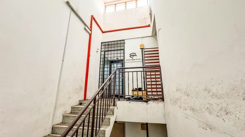 Office for Sale in Shah Alam (Selangor) - Nur Alia Omar - Entrance - PropertyGuru.com.my