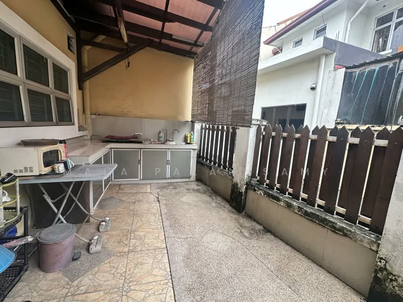 Rumah Teres 2 Tingkat untuk Dijual di Shah Alam (Selangor) - Mala Palanisamy - Kitchen - PropertyGuru.com.my