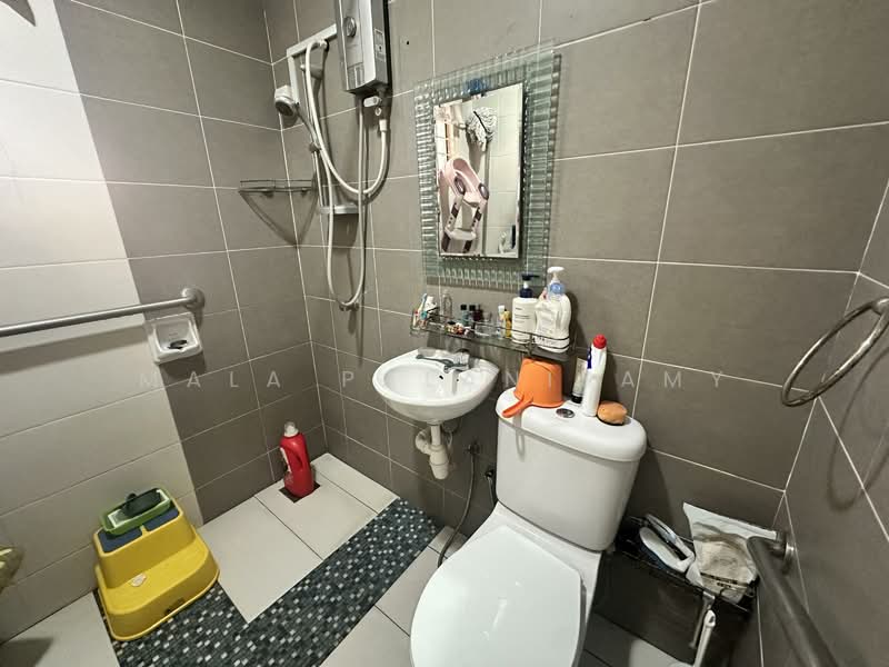 Rumah Teres 2 Tingkat untuk Dijual di Shah Alam (Selangor) - Mala Palanisamy - Bathroom - PropertyGuru.com.my