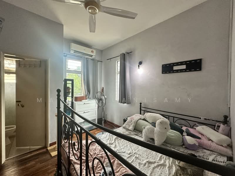 Rumah Teres 2 Tingkat untuk Dijual di Shah Alam (Selangor) - Mala Palanisamy - Bedroom - PropertyGuru.com.my