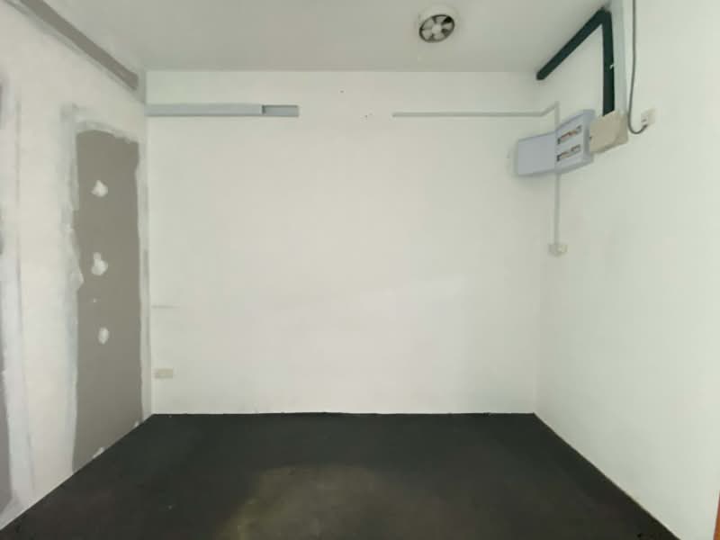 Shop for Rent in Shah Alam (Selangor) - Emily Kho - Interior - PropertyGuru.com.my