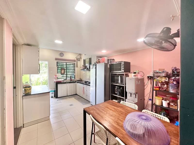 1-storey Terraced House for Sale in Klang (Selangor) - Wan Azlan Ahmad - Kitchen - PropertyGuru.com.my