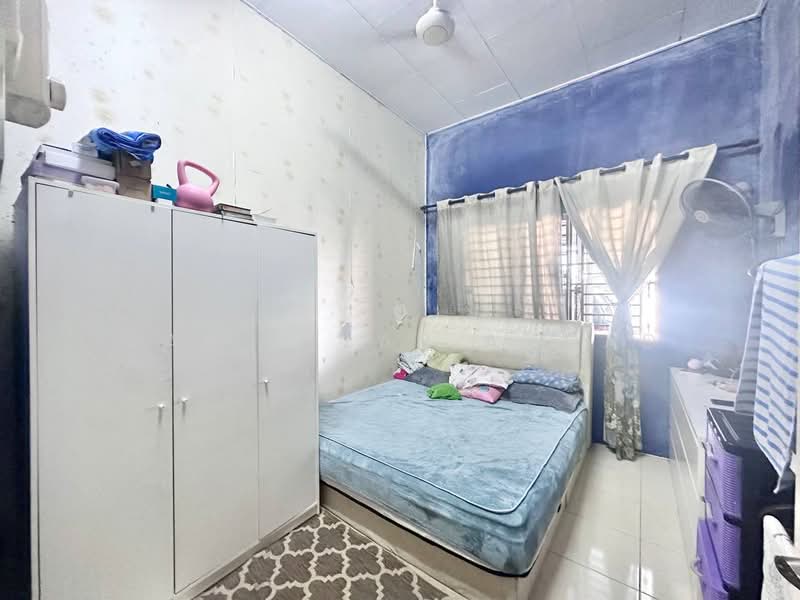 1-storey Terraced House for Sale in Klang (Selangor) - Wan Azlan Ahmad - PropertyGuru.com.my