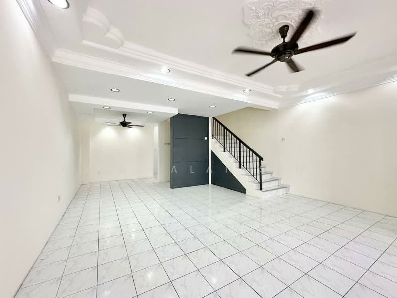 Rumah Teres 2 Tingkat untuk Dijual di Shah Alam (Selangor) - Mala Palanisamy - Living Room - PropertyGuru.com.my