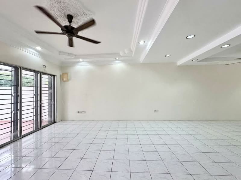 Rumah Teres 2 Tingkat untuk Dijual di Shah Alam (Selangor) - Mala Palanisamy - Living Room - PropertyGuru.com.my