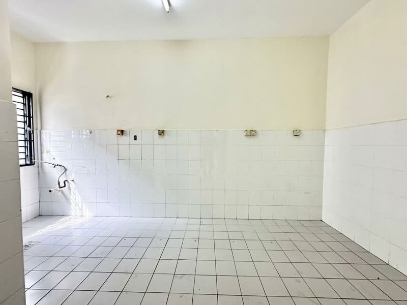 Rumah Teres 2 Tingkat untuk Dijual di Shah Alam (Selangor) - Mala Palanisamy - Kitchen - PropertyGuru.com.my