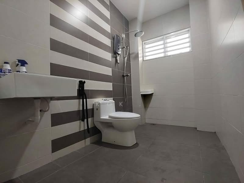 Rumah Teres 2 Tingkat untuk Dijual di Bercham (Ipoh) - Kok . - Bathroom - PropertyGuru.com.my