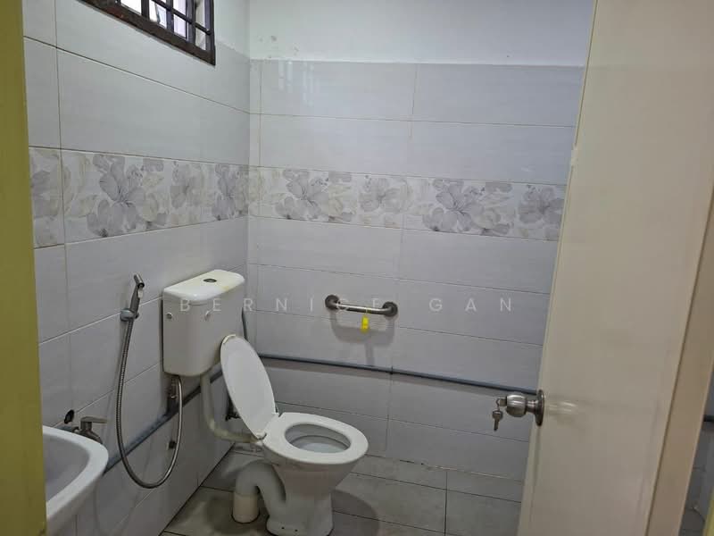 Rumah Teres 2 Tingkat untuk Dijual di Bandar Seri Alam (Masai) - Bernice Gan - Bathroom - PropertyGuru.com.my