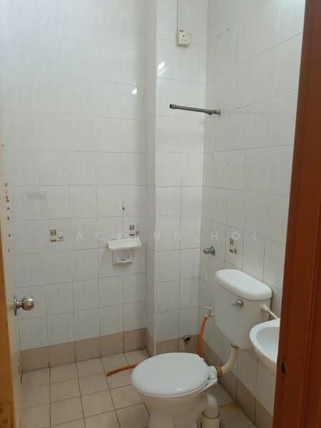 2-storey Terraced House for Sale in Setia Impian (Setia Alam) - Zackinn Hoi - Bathroom - PropertyGuru.com.my