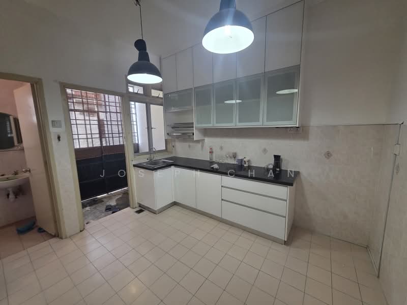 2-storey Terraced House for Sale in Setia Impian (Setia Alam) - Joseph Chan - Kitchen - PropertyGuru.com.my
