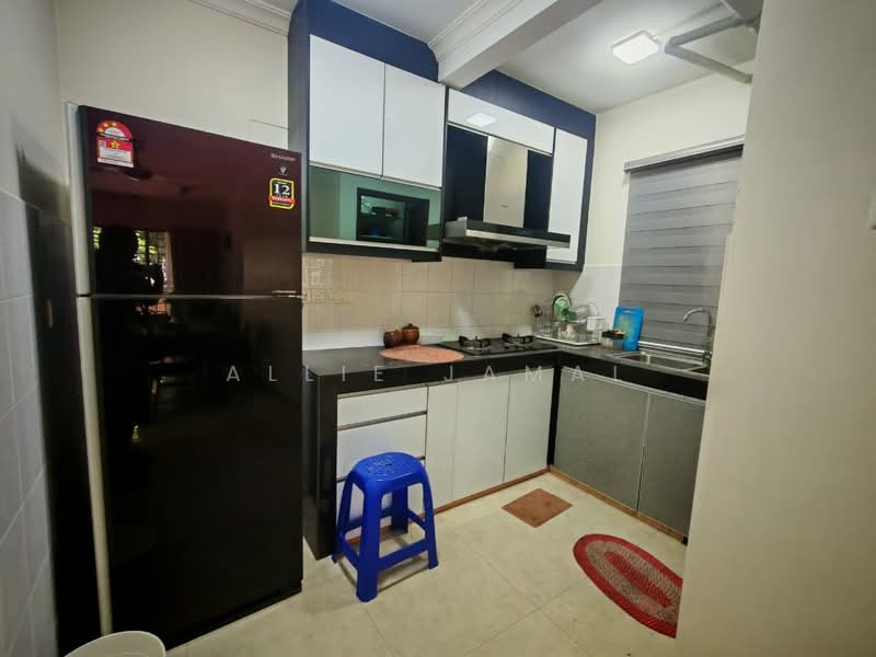 Kondominium untuk Dijual di Palm Spring @ Damansara - Allie Jamal - Kitchen - PropertyGuru.com.my