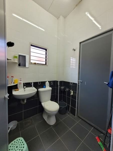2-storey Terraced House for Sale in Kapar (Selangor) - Louise Ooi - Bathroom - PropertyGuru.com.my