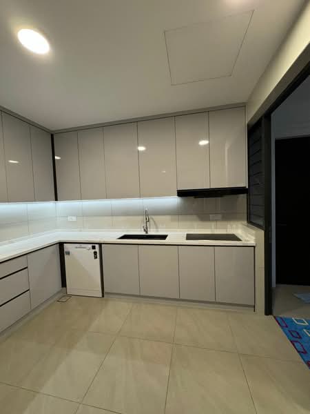 Service Residence for Sale at Park Regent @Desa Park City - Steven Lim - Kitchen - PropertyGuru.com.my