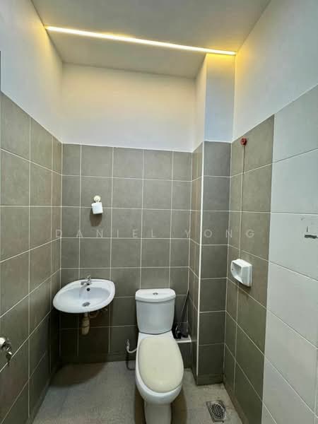 2-storey Terraced House for Sale in Setia Eco Gardens (Gelang Patah) - Daniel Yong - Bathroom - PropertyGuru.com.my
