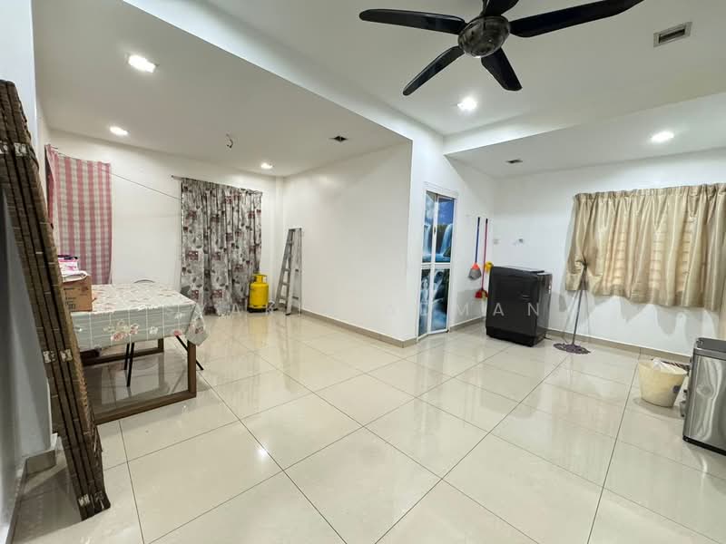 Rumah Teres untuk Dijual di Klang (Selangor) - Syakir Adman - Living Room - PropertyGuru.com.my