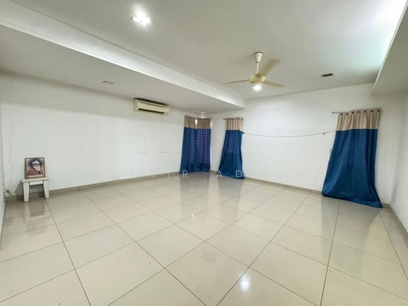 Rumah Teres untuk Dijual di Klang (Selangor) - Syakir Adman - Living Room - PropertyGuru.com.my