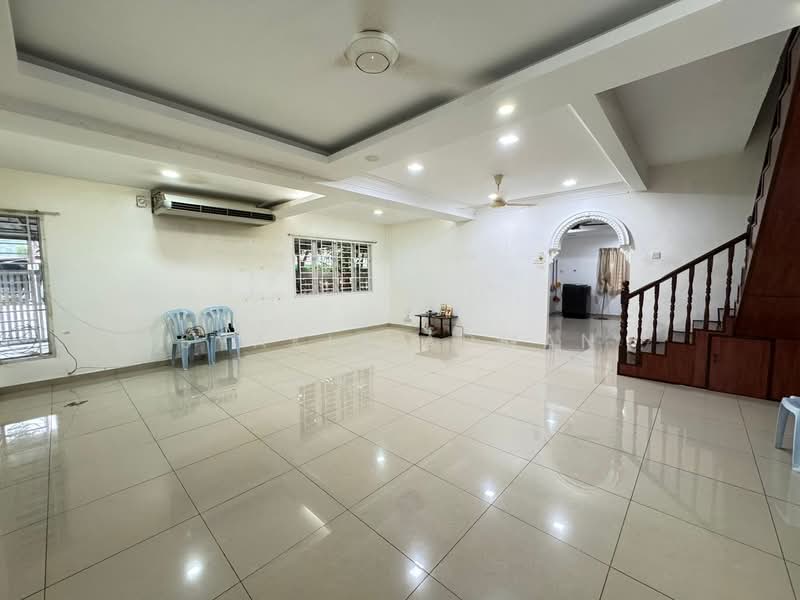 Rumah Teres untuk Dijual di Klang (Selangor) - Syakir Adman - Living Room - PropertyGuru.com.my