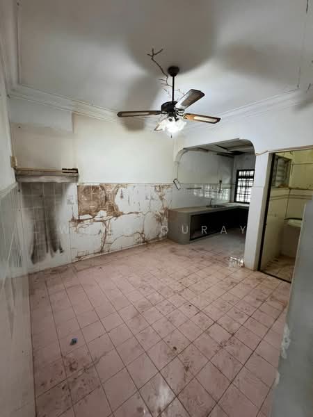 Rumah Teres 2 Tingkat untuk Dijual di Bandar Selesa Jaya (Skudai) - Wong Ouray - Kitchen - PropertyGuru.com.my