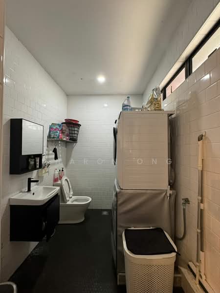 1.5-storey Terraced House for Sale in Tampoi (Johor) - Sharon Ong - Bathroom - PropertyGuru.com.my