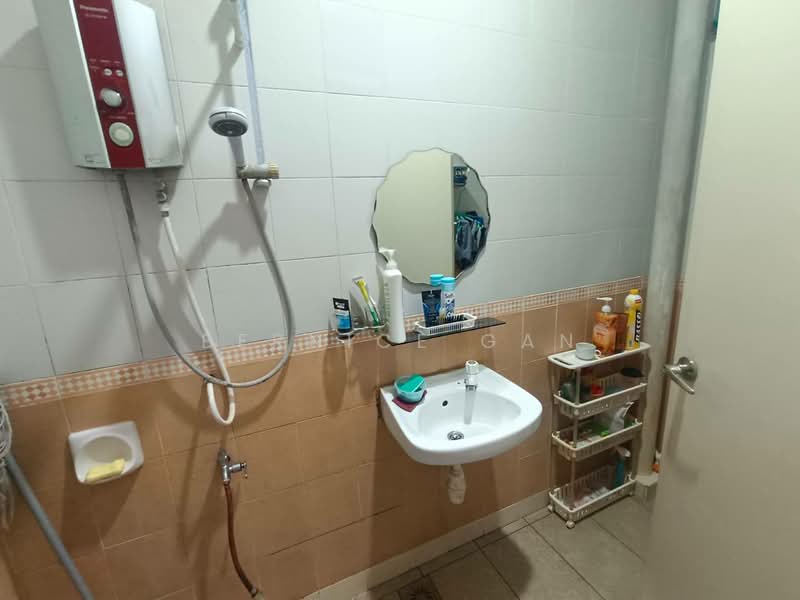 Rumah Teres 2.5 Tingkat untuk Dijual di Taman Desa Tebrau (Tebrau) - Bernice Gan - Bathroom - PropertyGuru.com.my