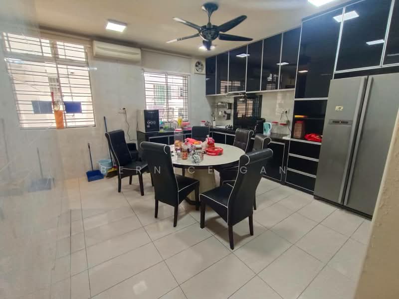 Rumah Teres 2.5 Tingkat untuk Dijual di Taman Desa Tebrau (Tebrau) - Bernice Gan - Kitchen - PropertyGuru.com.my