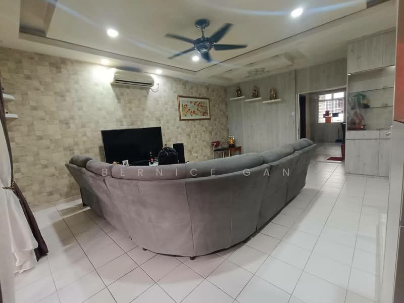 Rumah Teres 2.5 Tingkat untuk Dijual di Taman Desa Tebrau (Tebrau) - Bernice Gan - Living Room - PropertyGuru.com.my
