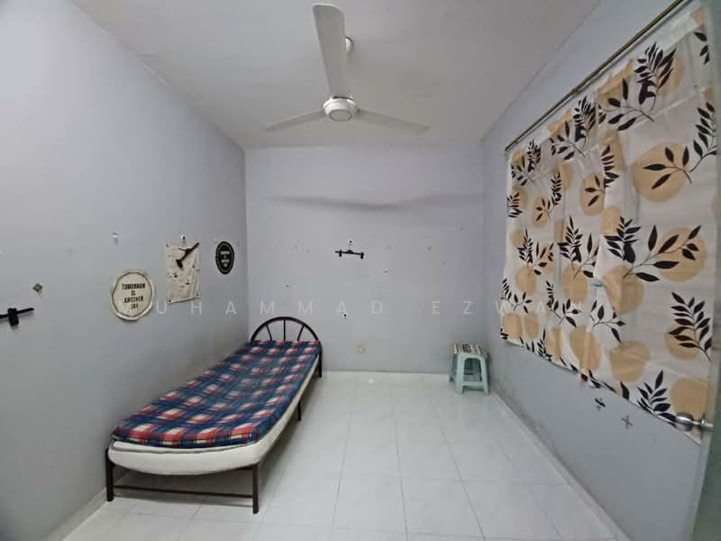 Pangsapuri untuk Dijual di Mentari Court - Muhammad Ezwan - Bedroom - PropertyGuru.com.my